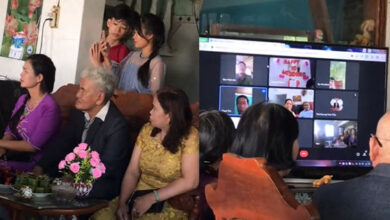 Photo of Cặp đôi tổ chức đám cưới online, quan viên 2 họ gặp mặt nhau qua Zoom