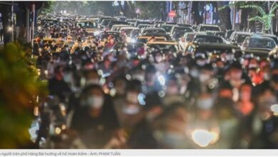 Photo of Dễ toang: Ảnh người dân Hà Nội đổ xô xuống phố đông nghẹt đi chơi trung thu sau khi Hà Nội chỉ mới nới lỏng giãn cách